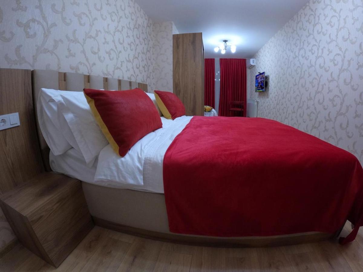 Central Park Apartments In Тбилиси Экстерьер фото