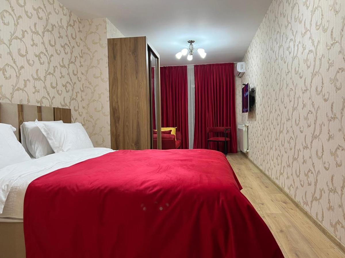 Central Park Apartments In Тбилиси Экстерьер фото